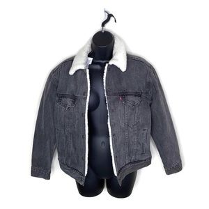 NWOT Levi's Ex-BF Sherpa Trucker Peony Black